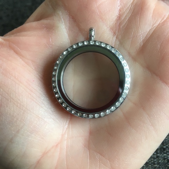 Origami Owl Jewelry - Origami Owl Large Silver Locket Origami Owl Jewelry - Origami Owl Large Silver Locket